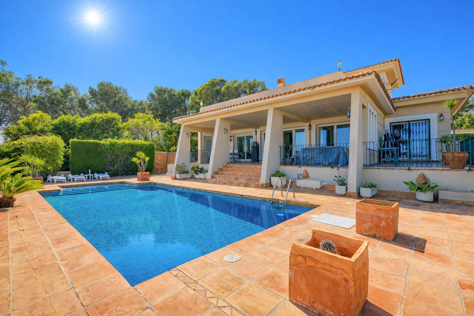 Prachtige villa op vlak perceel in Moraira