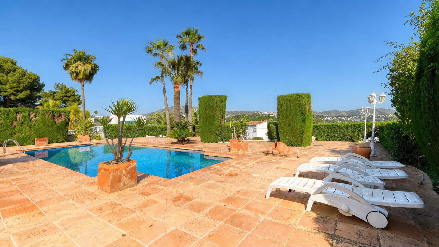 Prachtige villa op vlak perceel in Moraira