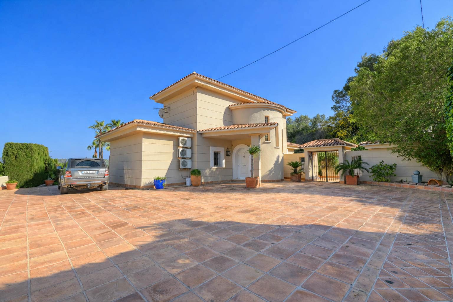 Prachtige villa op vlak perceel in Moraira