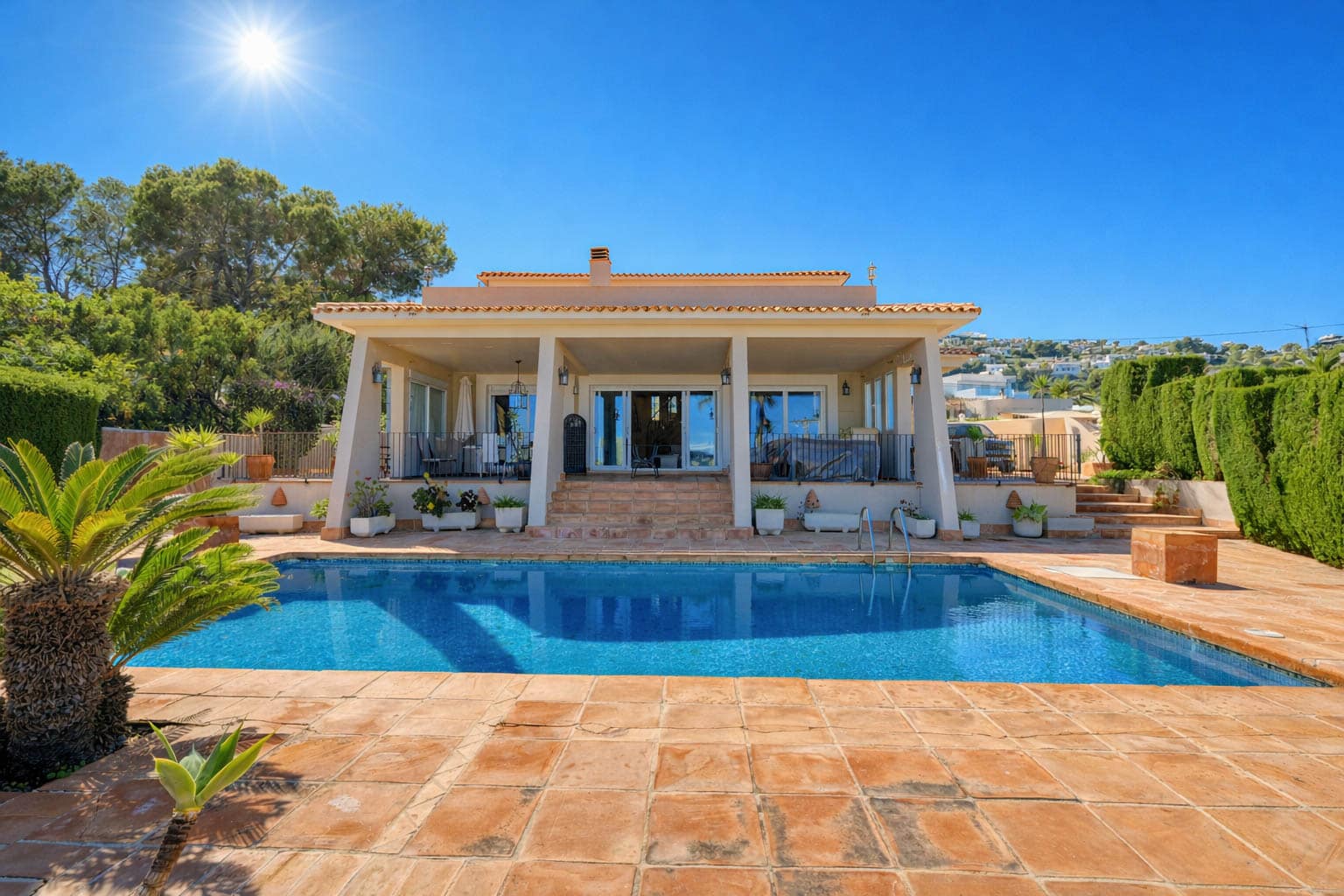 Prachtige villa op vlak perceel in Moraira