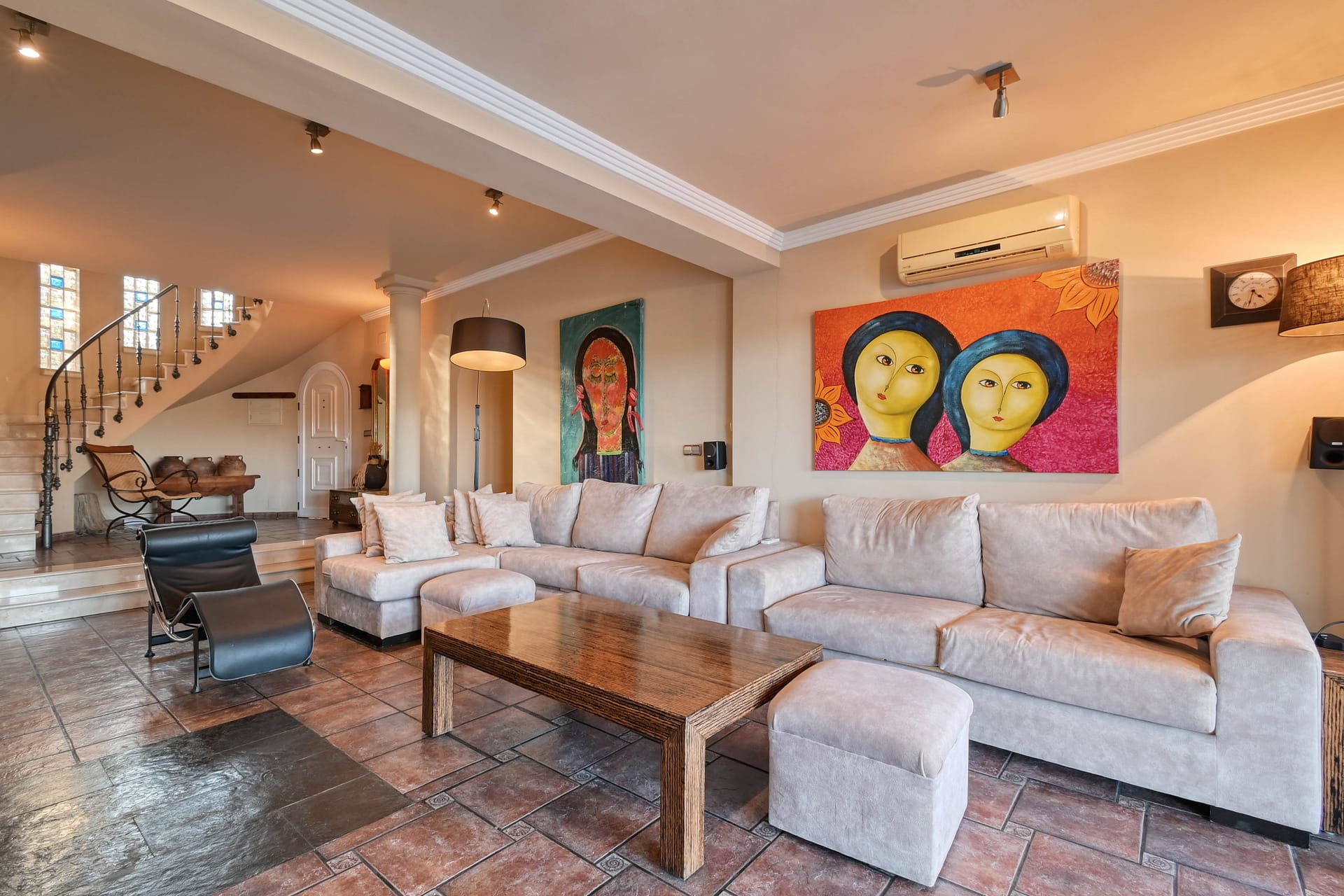 Prachtige villa op vlak perceel in Moraira
