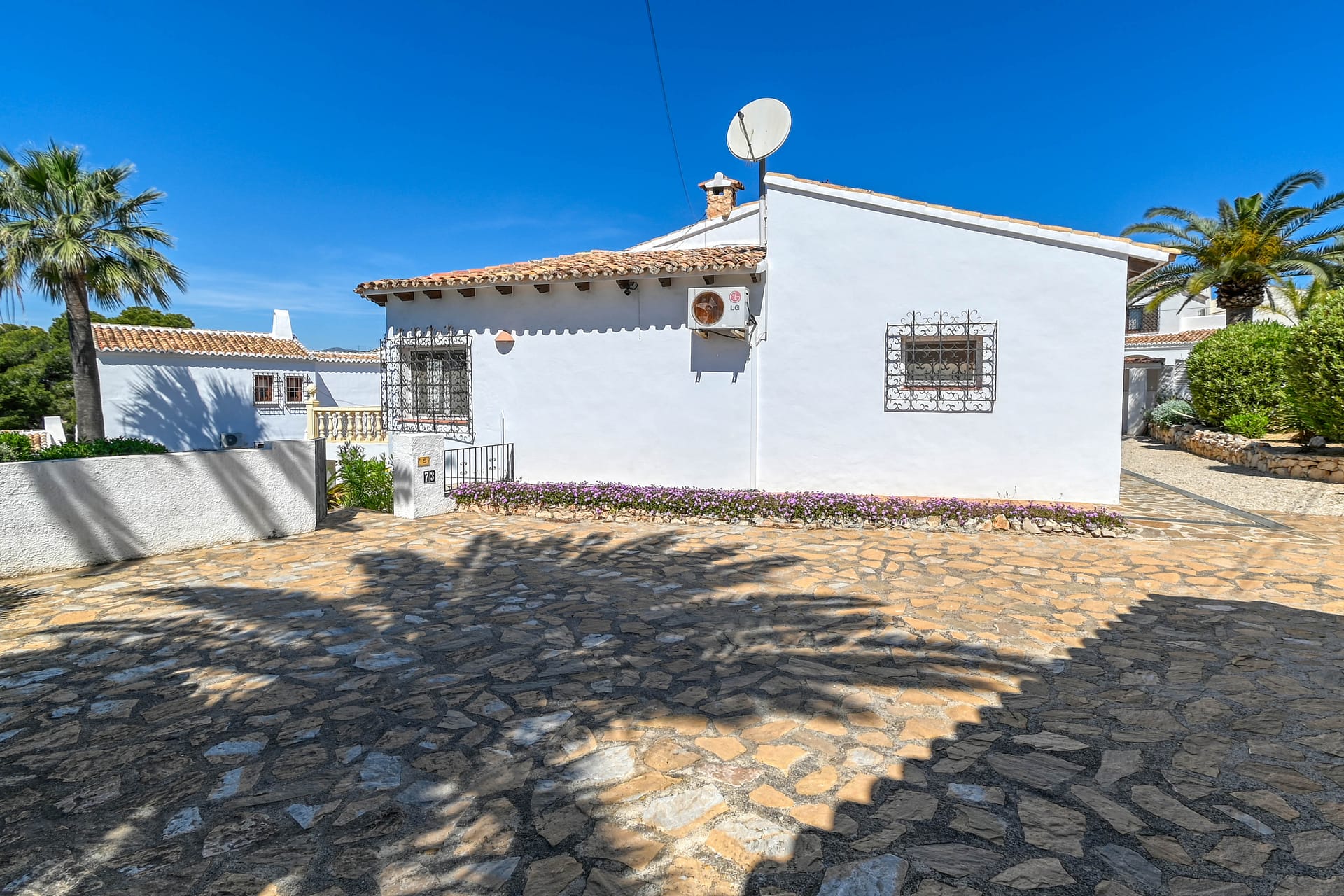 Mediterrane villa in met zeezicht loopafstand centrum en strand Moraira
