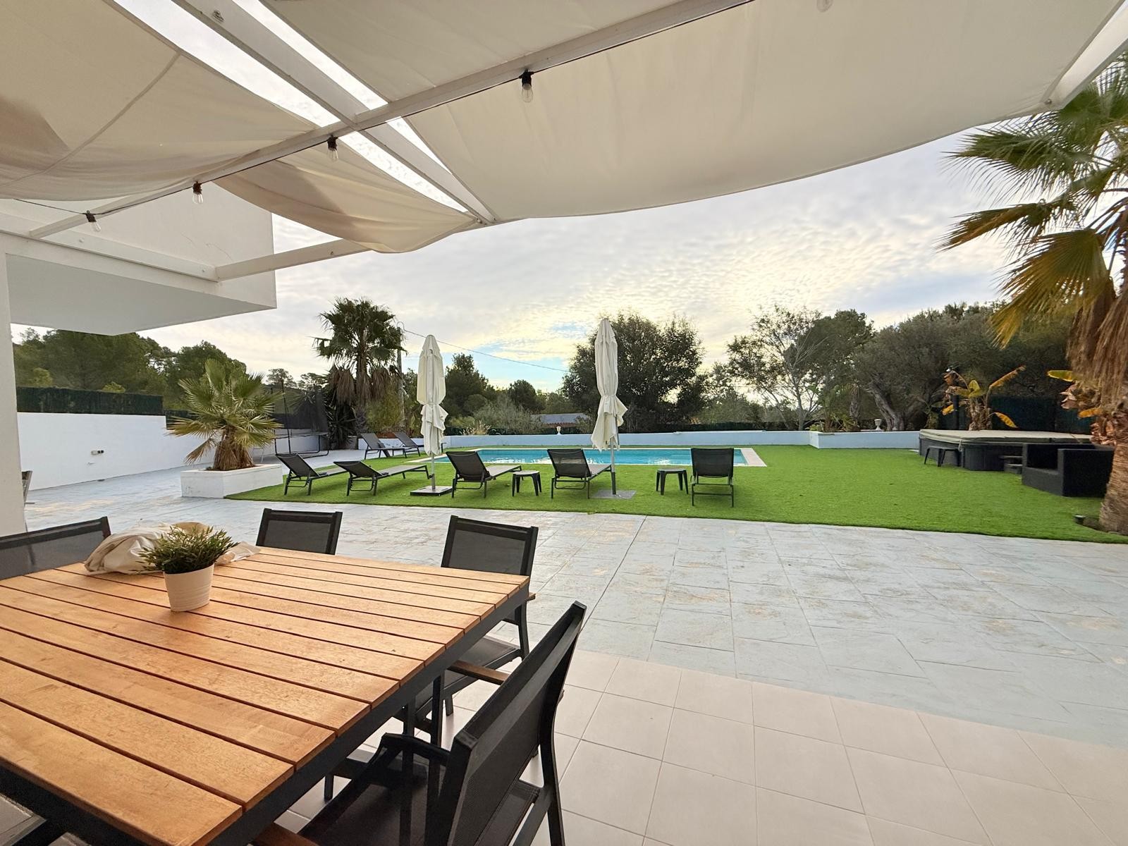 Moderne vrijstaande villa met garage in Altea