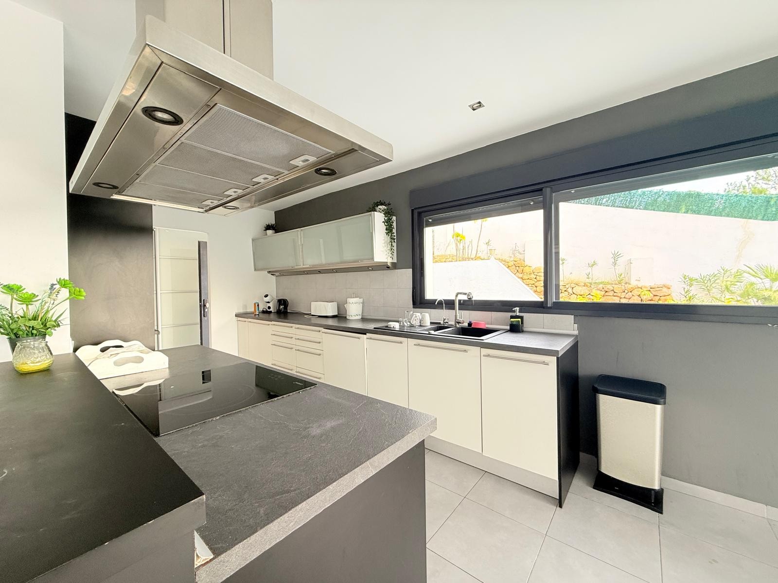 Moderne vrijstaande villa met garage in Altea