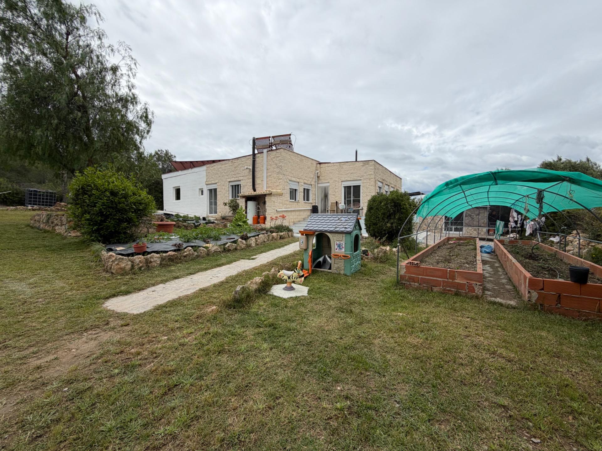 Finca met zwembad in Villar del Arzobispo