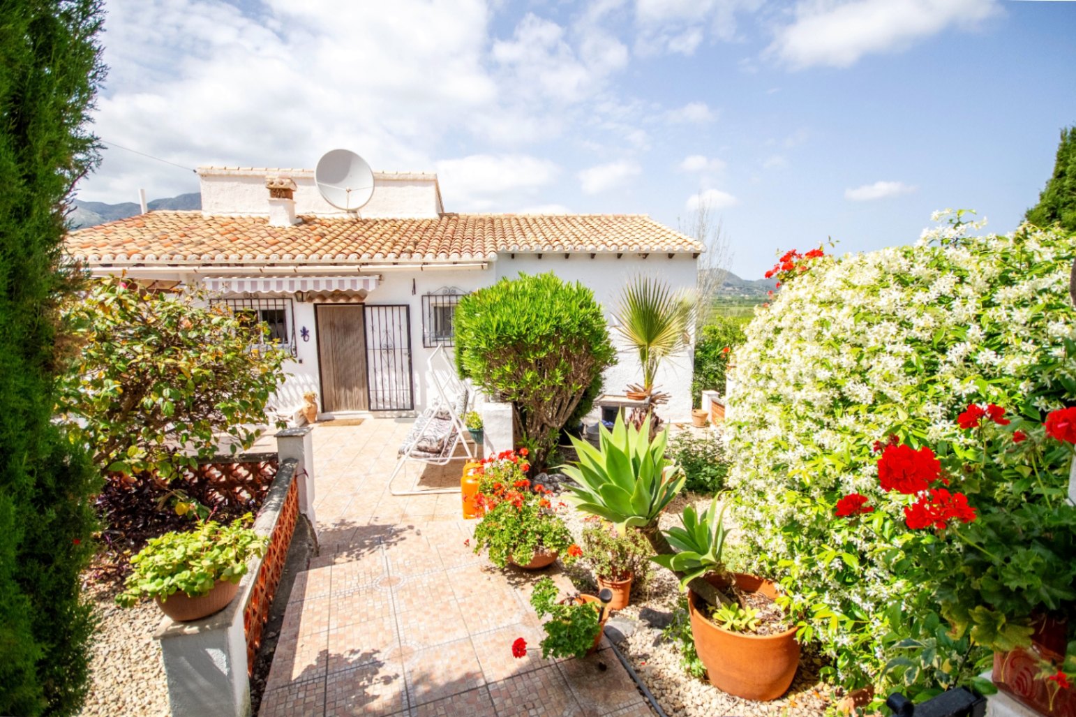 Charmante villa met zelfstandig appartement in Orba