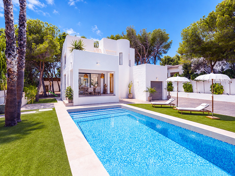 Ibiza stijl villa te koop in Altea aan de Costa Blanca