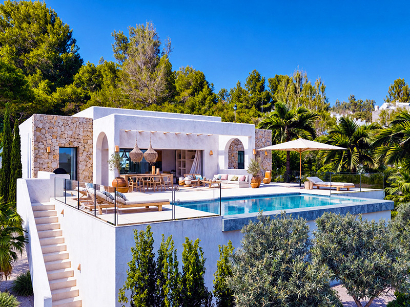 Ibiza stijl villa te koop in Pedreguer aan de Costa Blanca