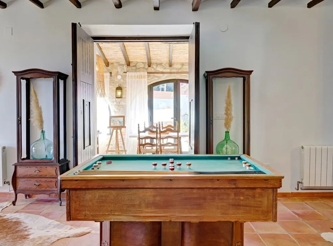 Spectaculair gerenoveerd landhuis in Ibiza-stijl met  zeezicht in Benissa