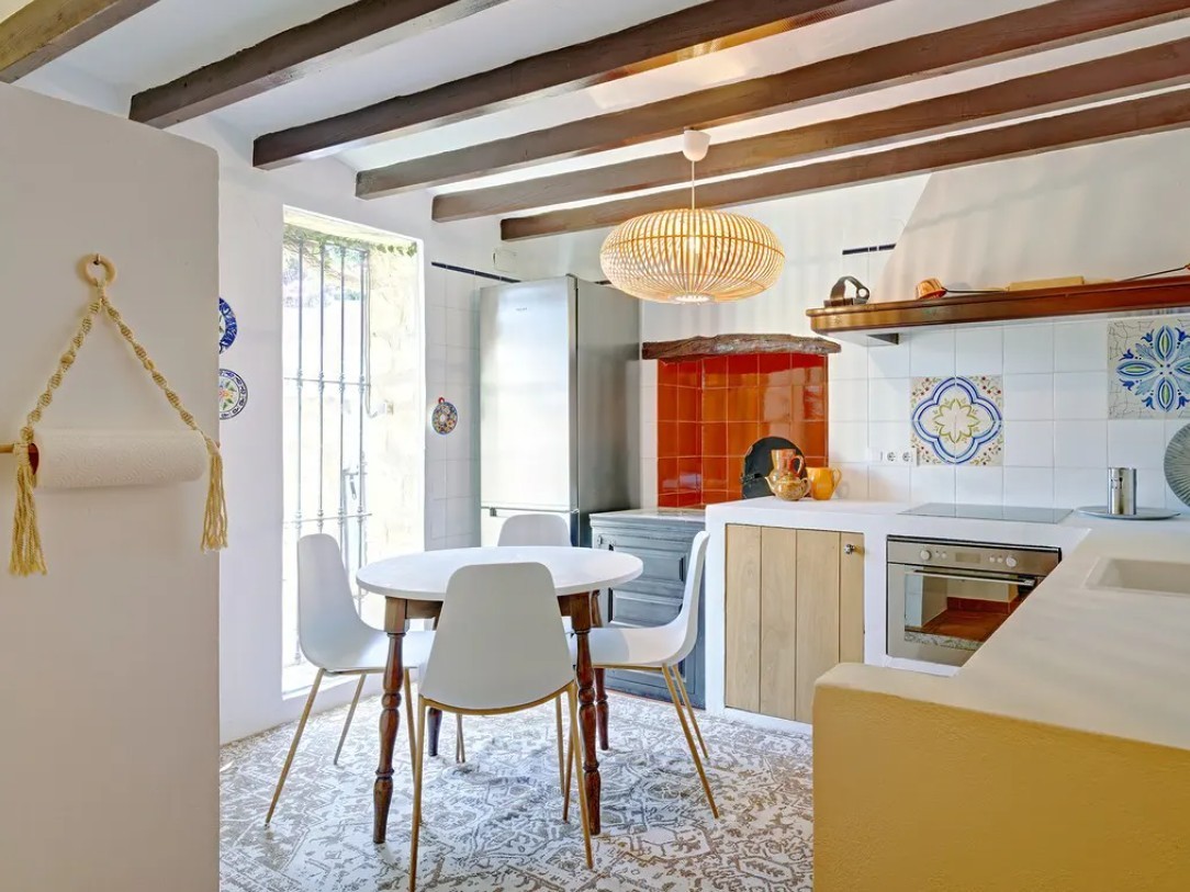 Spectaculair gerenoveerd landhuis in Ibiza-stijl met  zeezicht in Benissa