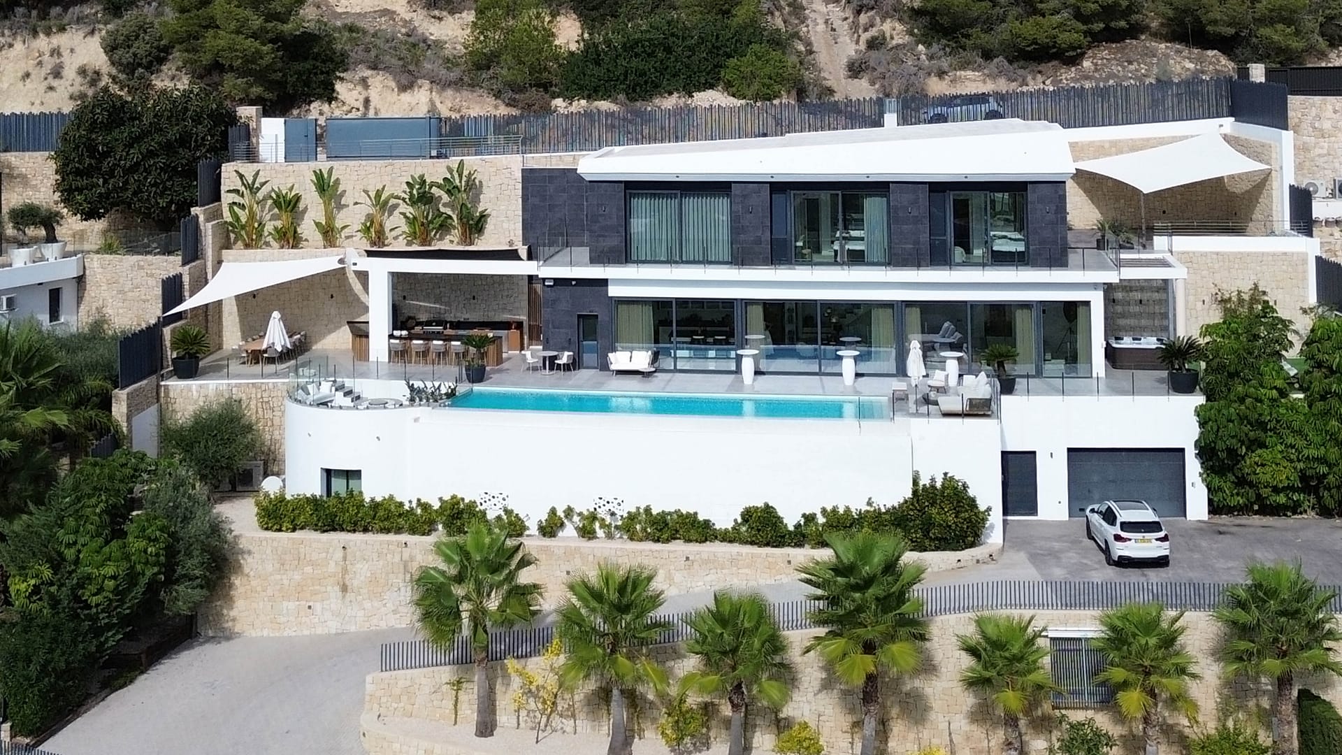 Uitzonderlijke design villa met indoor pool, spa en zeezicht in Benissa