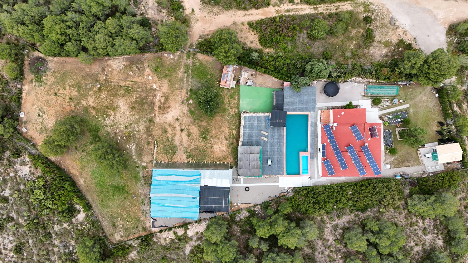 Finca met zwembad in Villar del Arzobispo