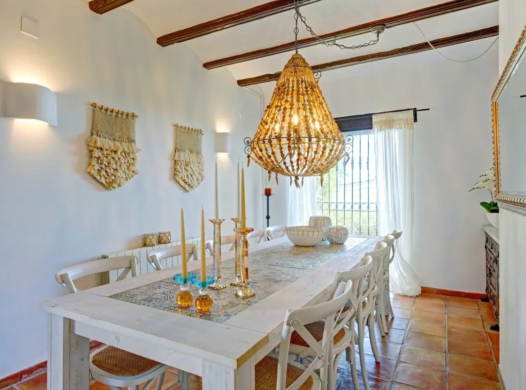 Spectaculair gerenoveerd landhuis in Ibiza-stijl met  zeezicht in Benissa