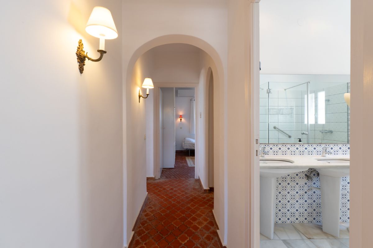 Traditionele villa met zeezicht te koop in Moraira