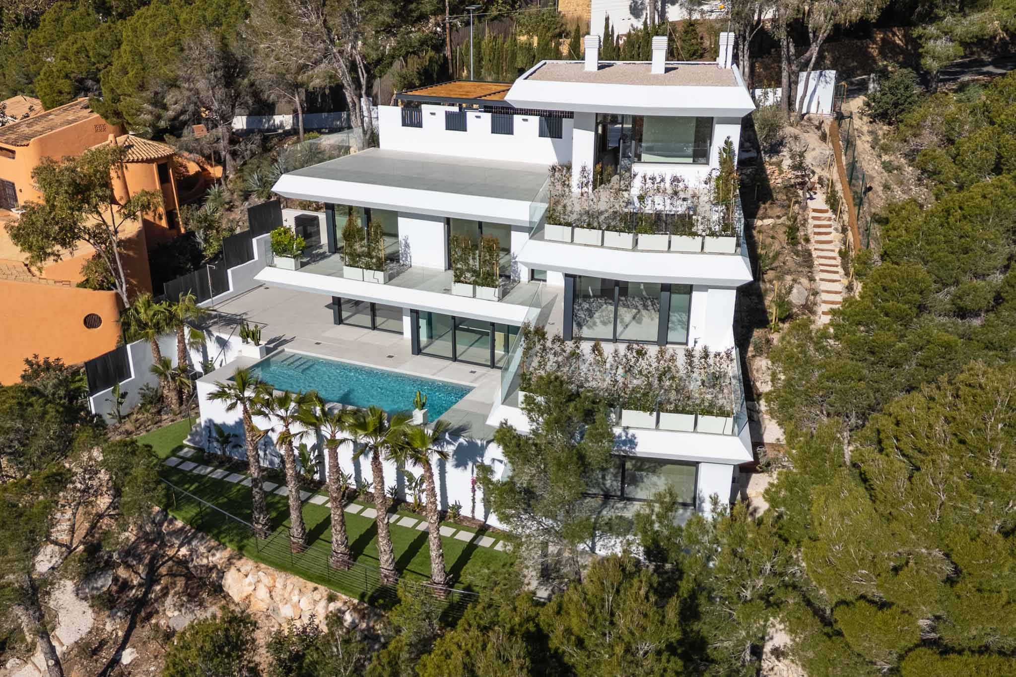 Luxe villa met zeezicht te koop in Altea