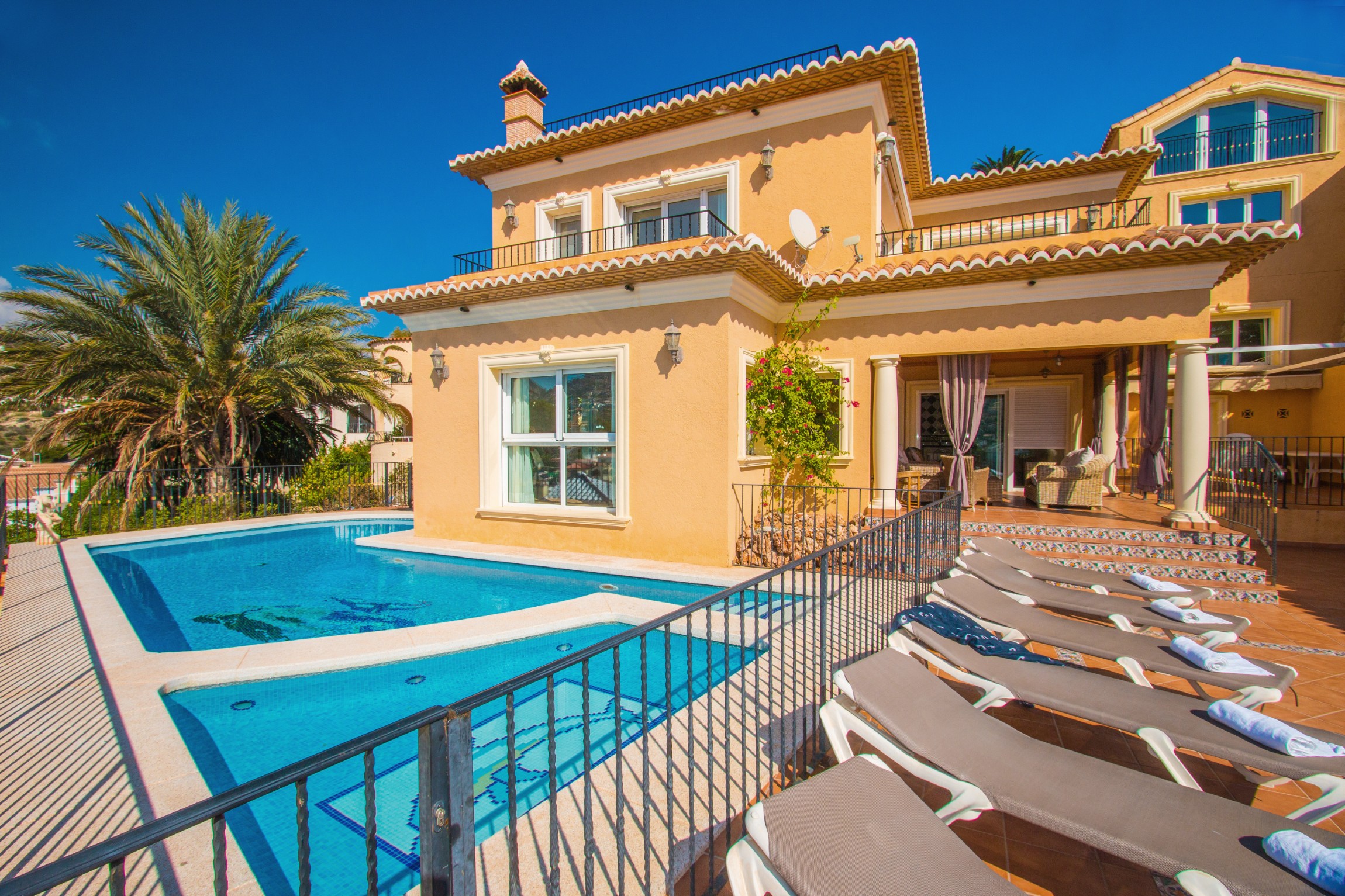 Luxe villa met privézwembad op 750 m van het strand in Calpe