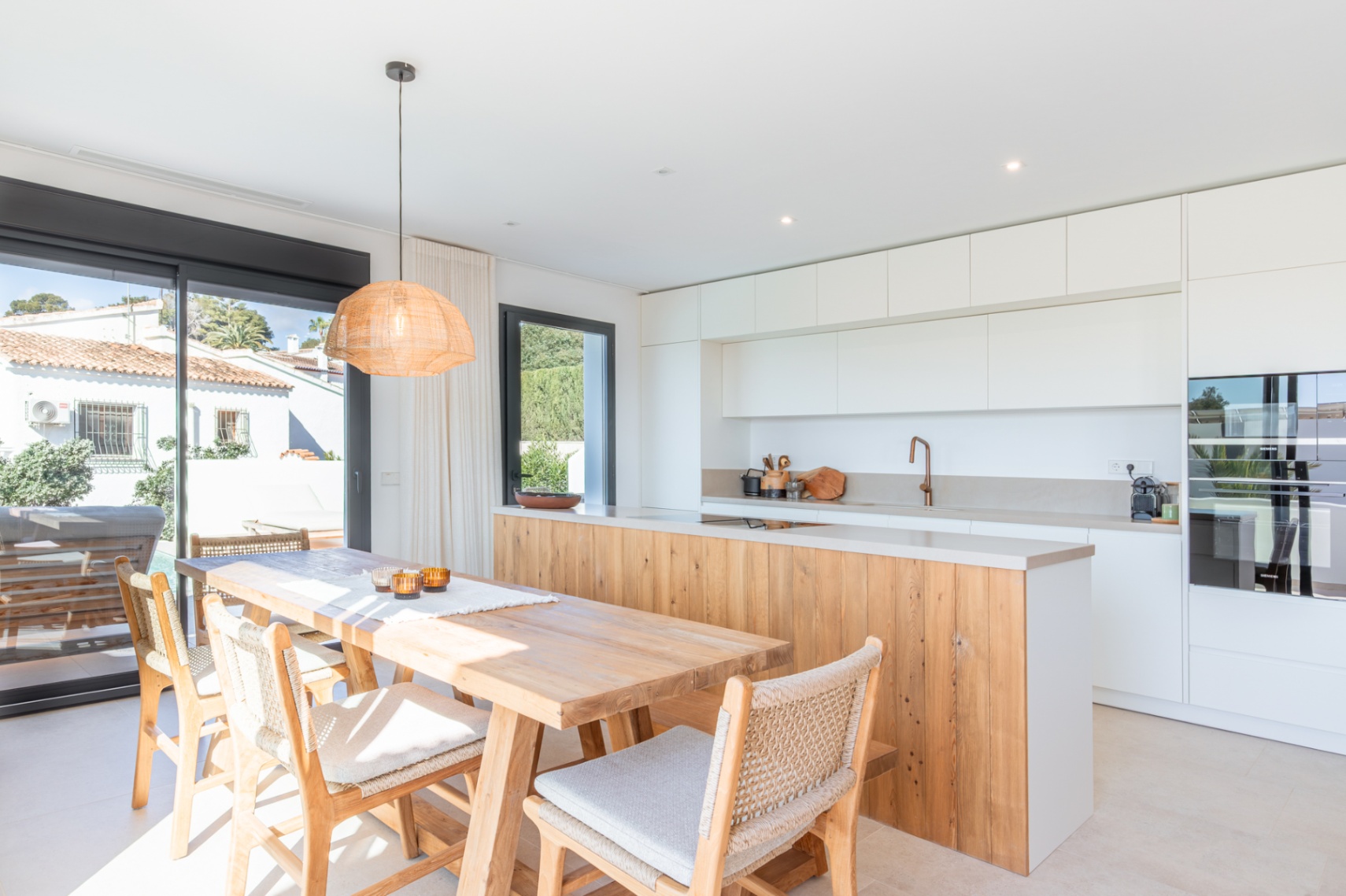 Exclusieve Ibiza-stijl nieuwbouwvilla met zeezicht in Moraira