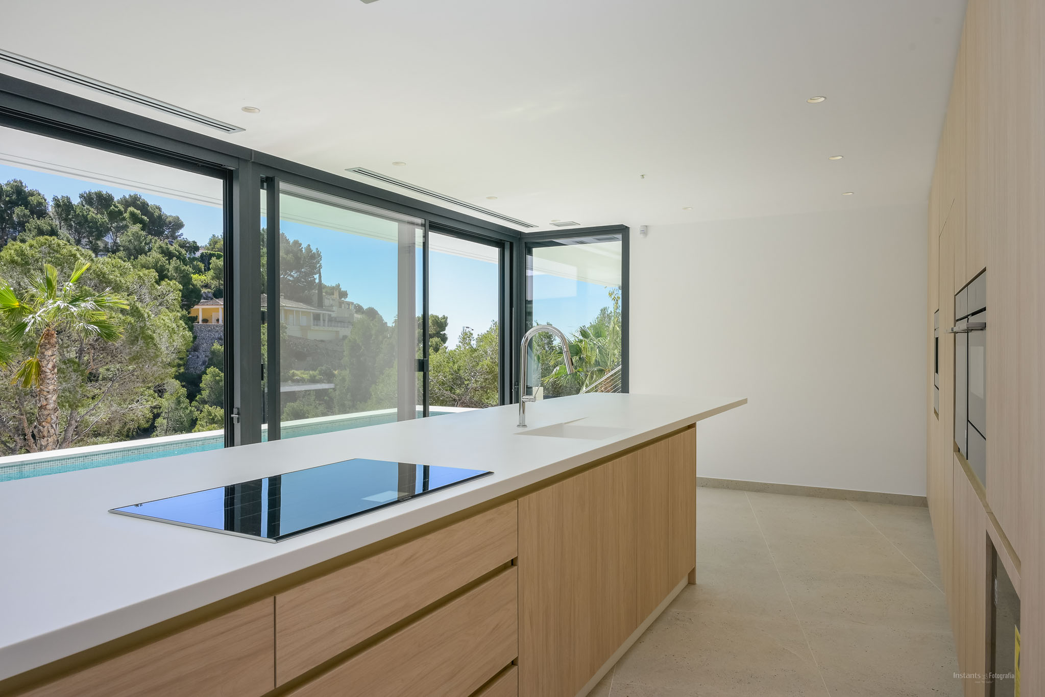 Luxe villa met zeezicht te koop in Altea