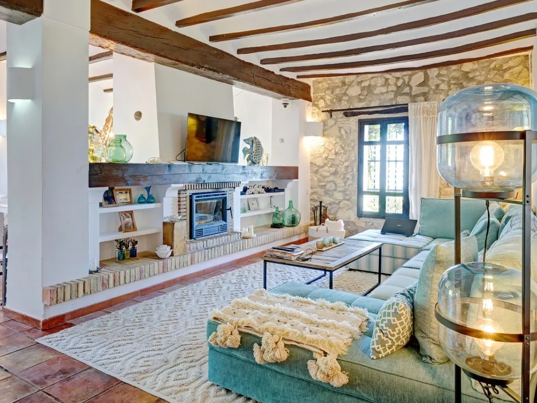 Spectaculair gerenoveerd landhuis in Ibiza-stijl met  zeezicht in Benissa