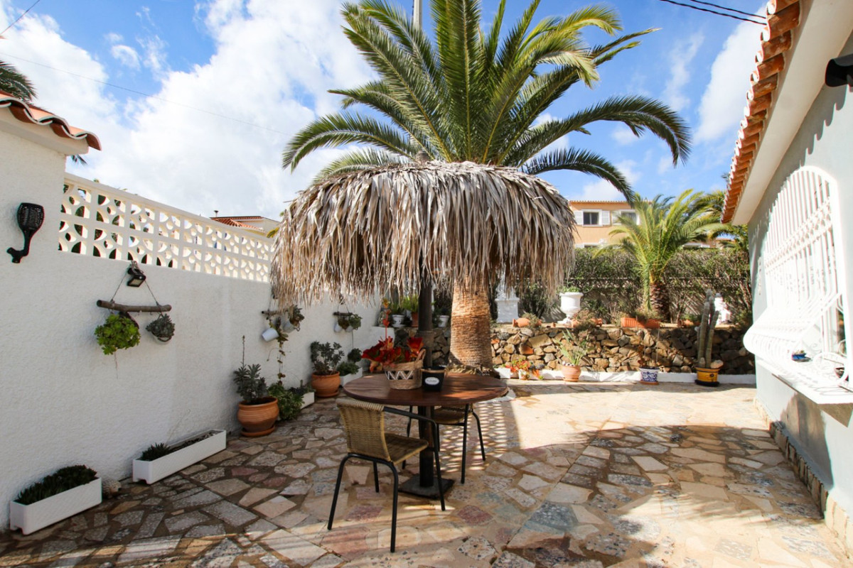 DP-07-R5297821-38 Villa met zeezicht te koop in Calpe