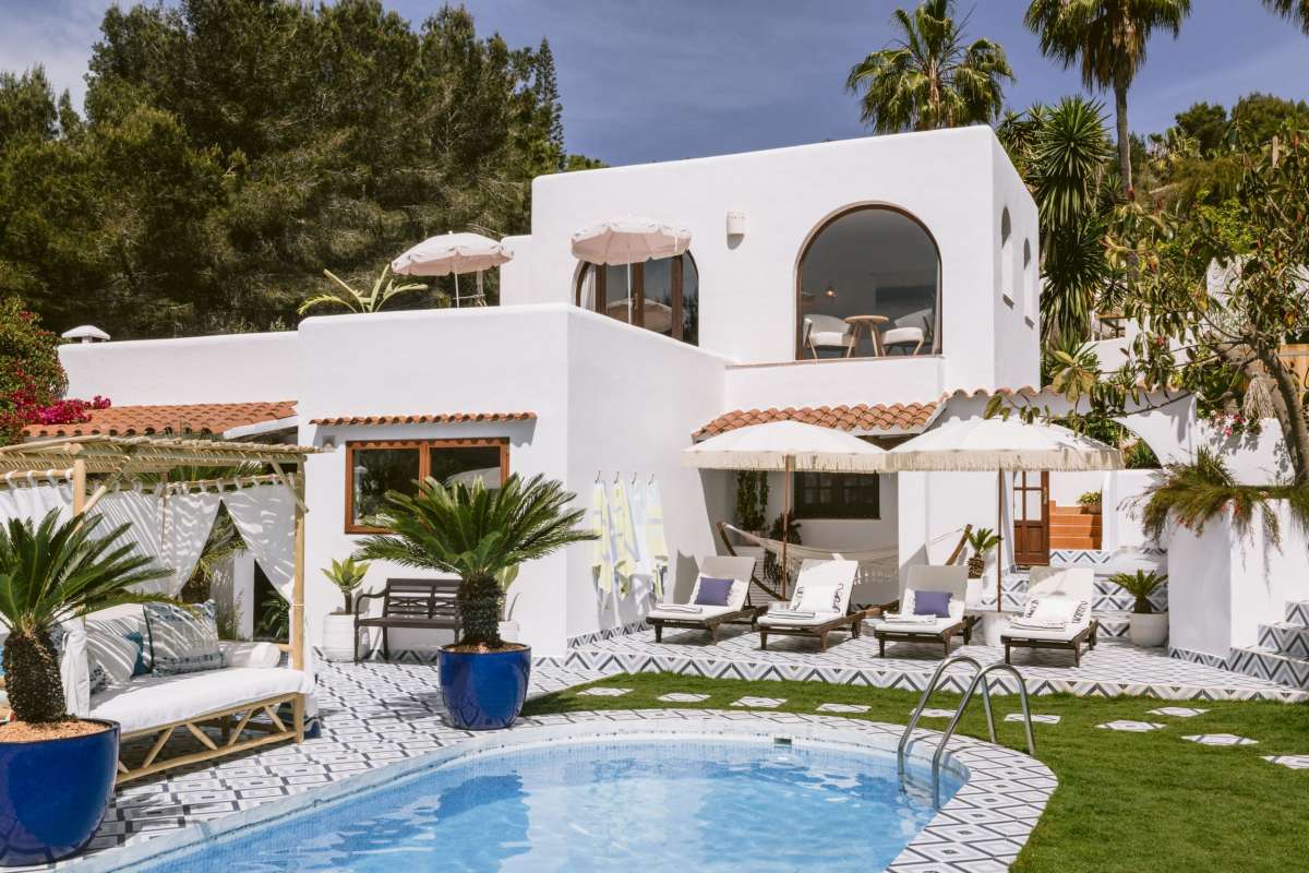 Gerenoveerde finca met zwembad en panoramisch uitzicht in Cala Llonga – Ibiza