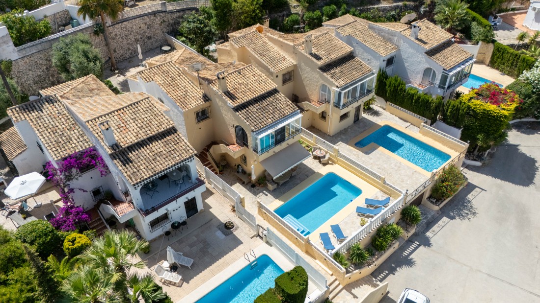 Instapklare villa met privé zwembad en gastenverblijf in Moraira