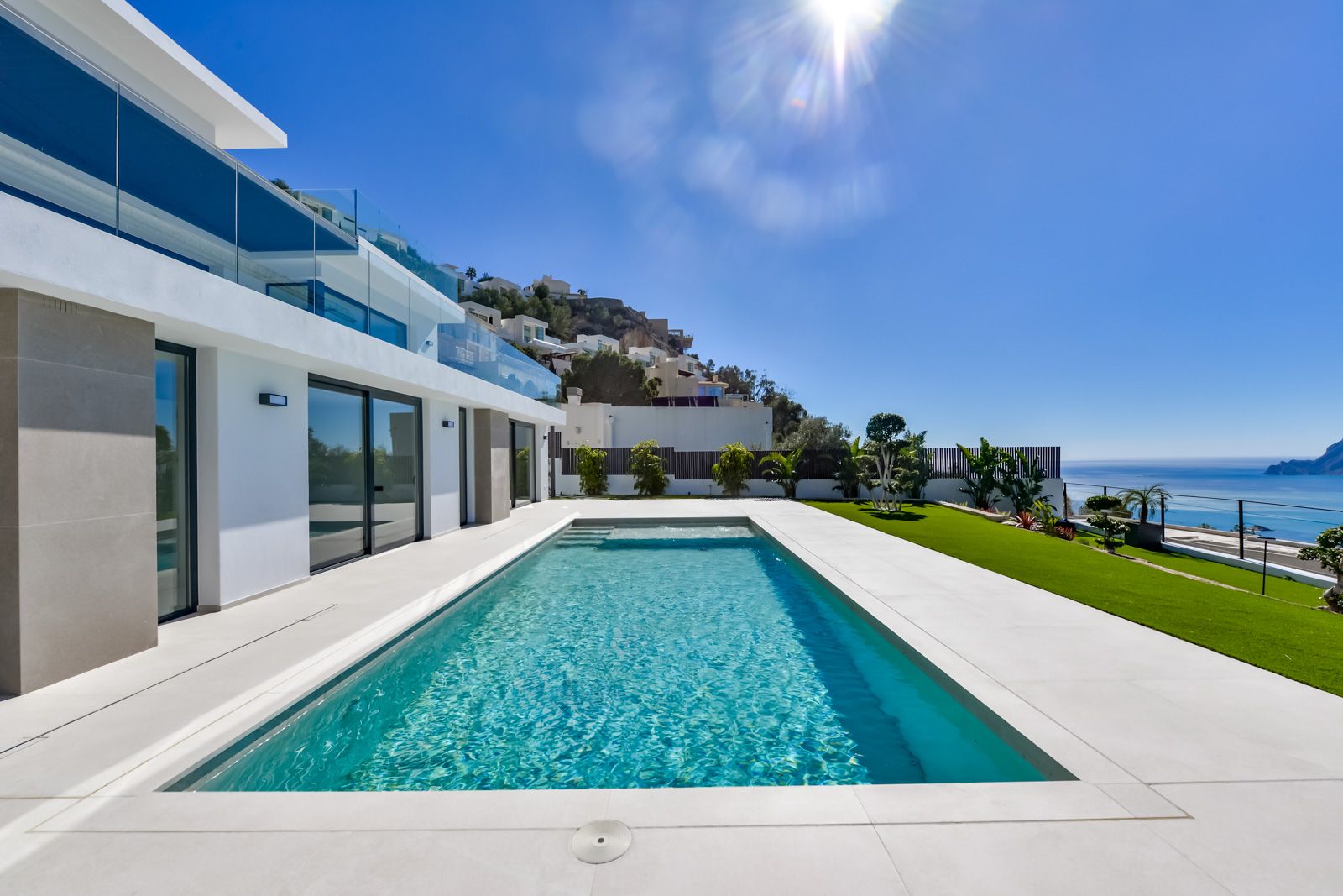 Moderne villa met panoramisch zeezicht in Altea Hills