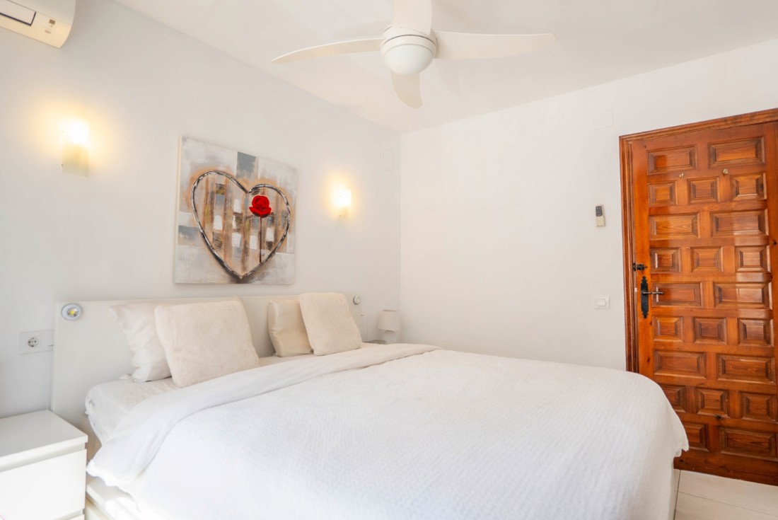 Instapklare villa met privé zwembad en gastenverblijf in Moraira