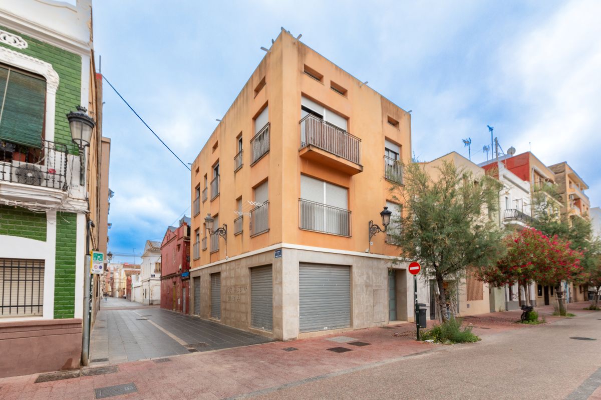 Duplex appartement vlakbij zee te koop in Valencia stad