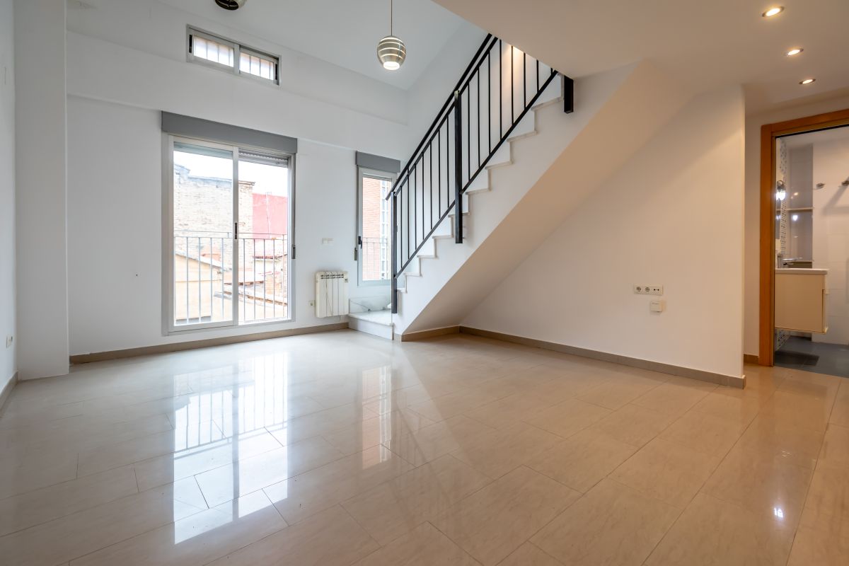 Duplex appartement vlakbij zee te koop in Valencia stad