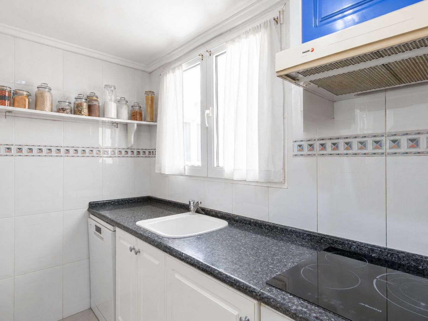 DP-46-2648V-E-5 Appartement met zeezicht op loopafstand van strand in Moraira