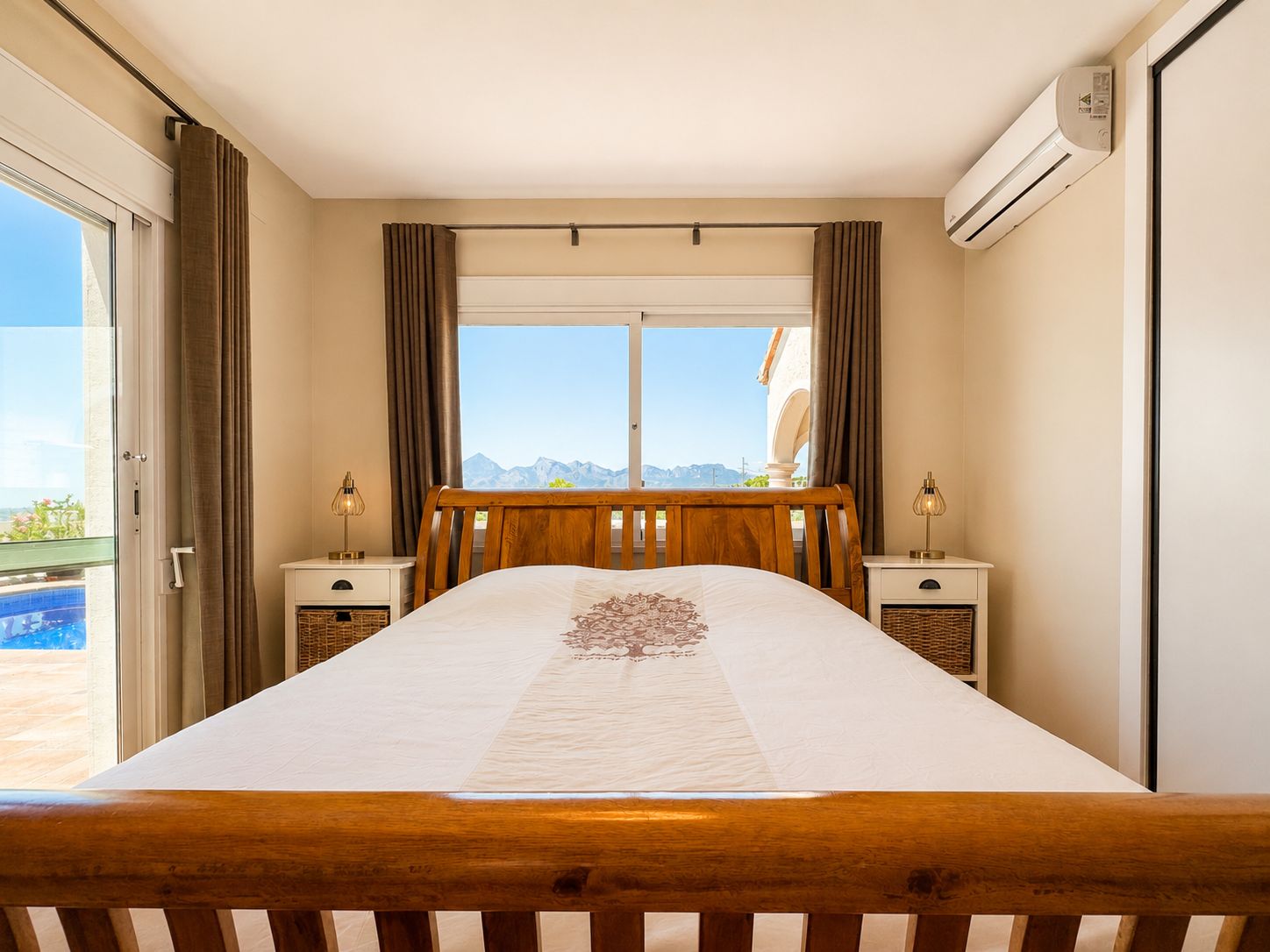 Instapklare villa met zeezicht en bergpanorama in Altea