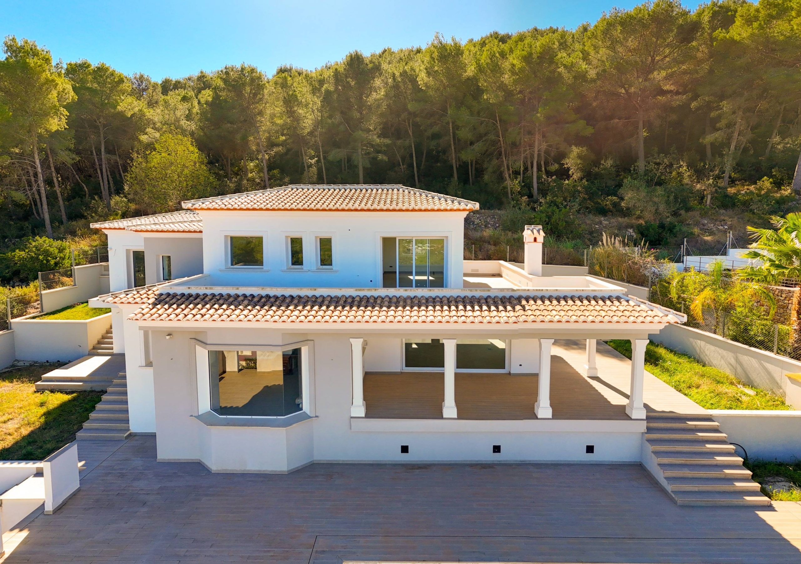 Nieuwbouw villa met prachtig uitzicht in Javea