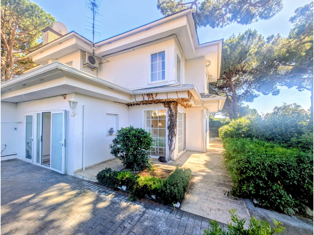 Villa te koop in Lloret de Mar