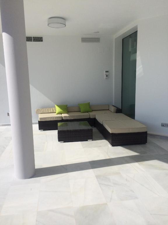 DP-02-ENJ-VI-00349-C-24 Schitterende villa met zeezicht te koop in Javea