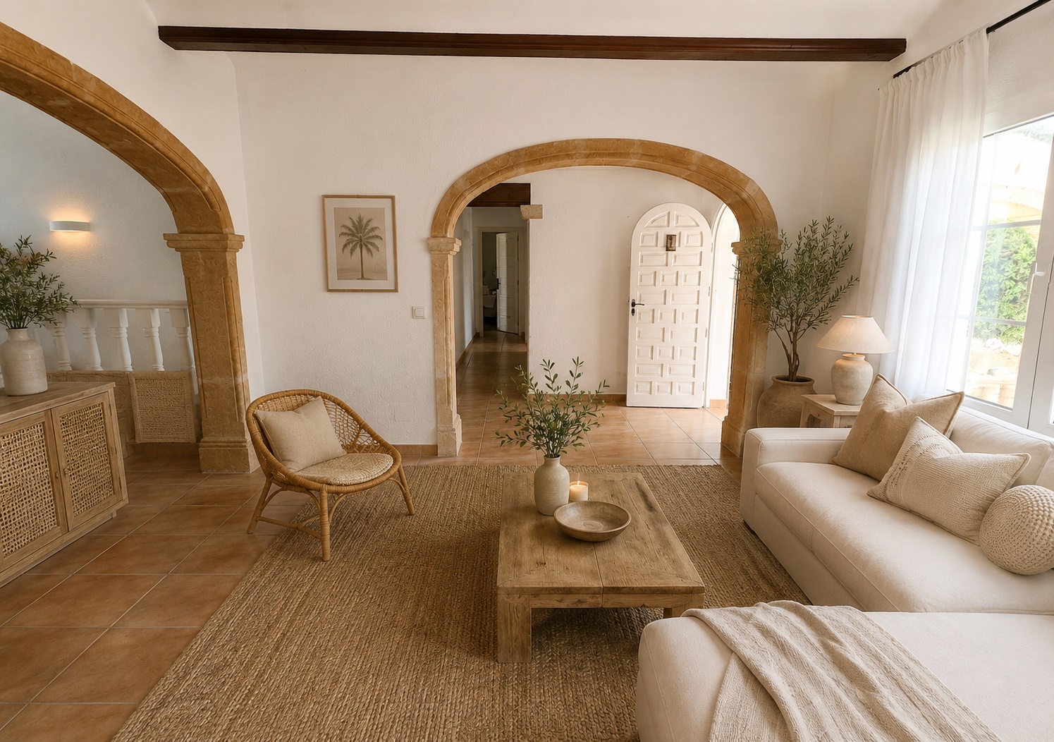 Ruime Ibiza stijl villa met zelfstandig groot gastenverblijf in Javea