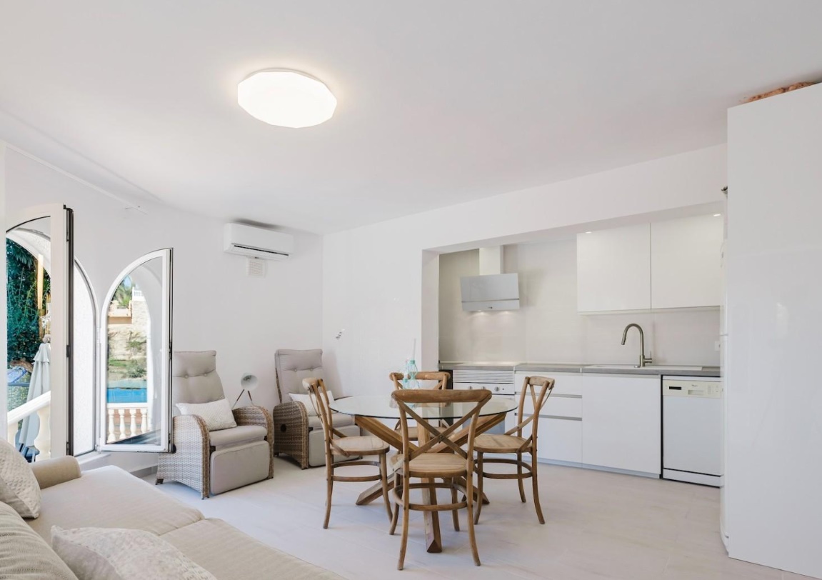 DP-02-ENJ-VI-00461-D-10 Villa met schitterend zeezicht te koop in Calpe
