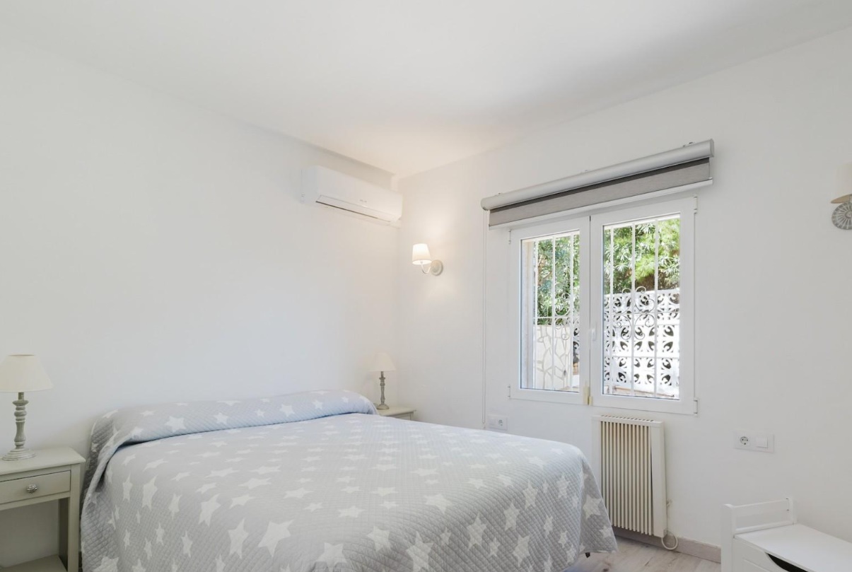 DP-02-ENJ-VI-00461-D-18 Villa met schitterend zeezicht te koop in Calpe