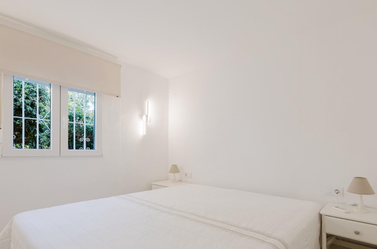 DP-02-ENJ-VI-00461-D-20 Villa met schitterend zeezicht te koop in Calpe