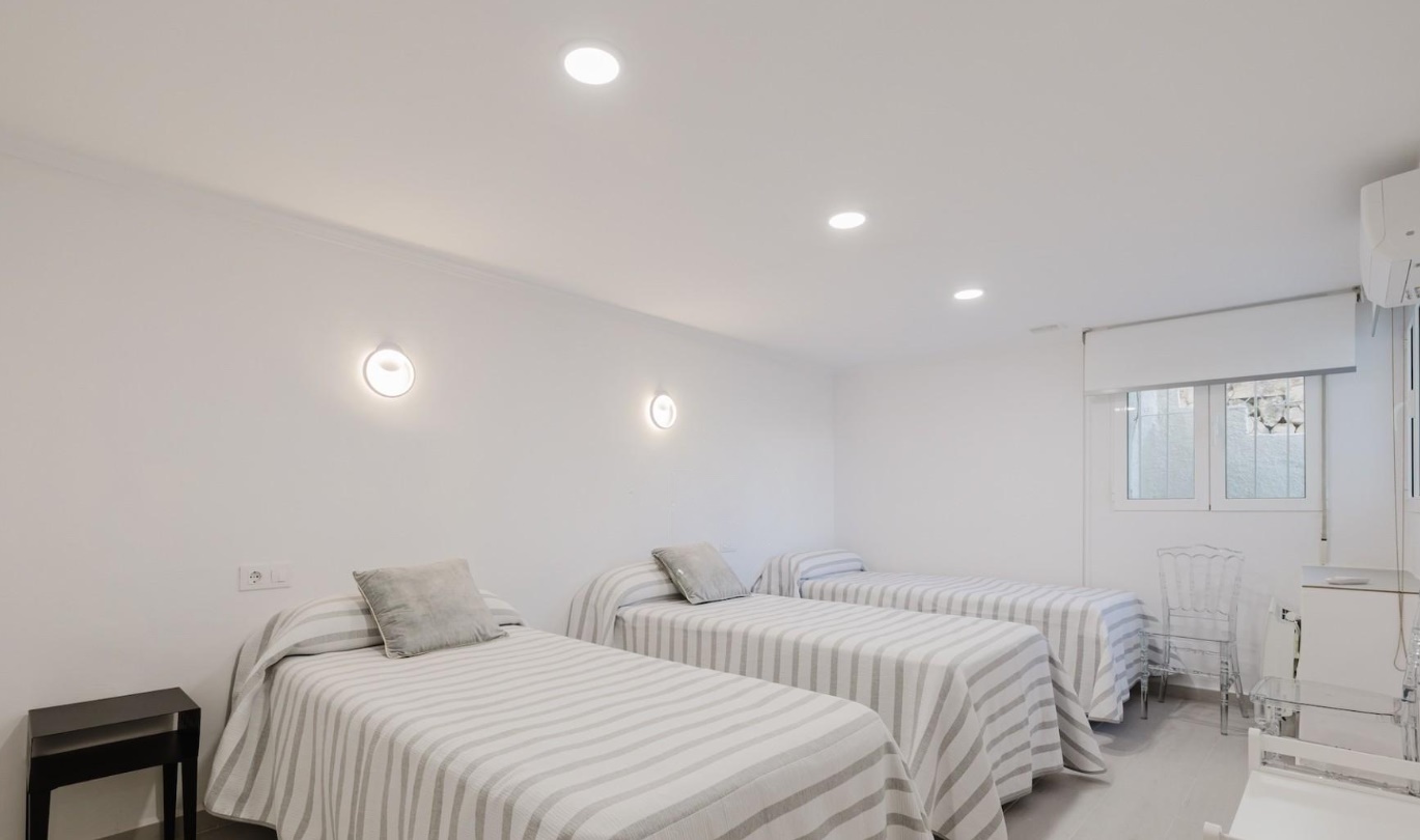 DP-02-ENJ-VI-00461-D-22 Villa met schitterend zeezicht te koop in Calpe