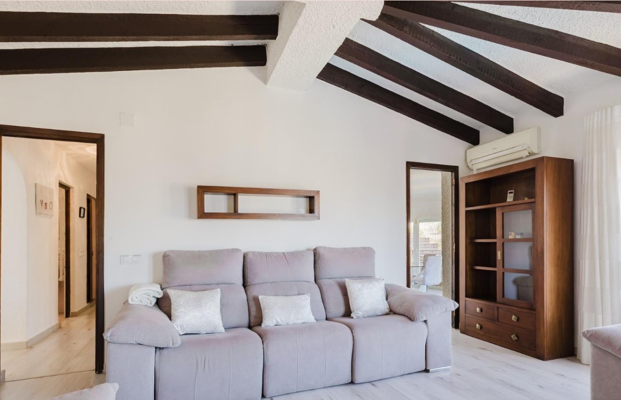 DP-02-ENJ-VI-00461-D-6 Villa met schitterend zeezicht te koop in Calpe