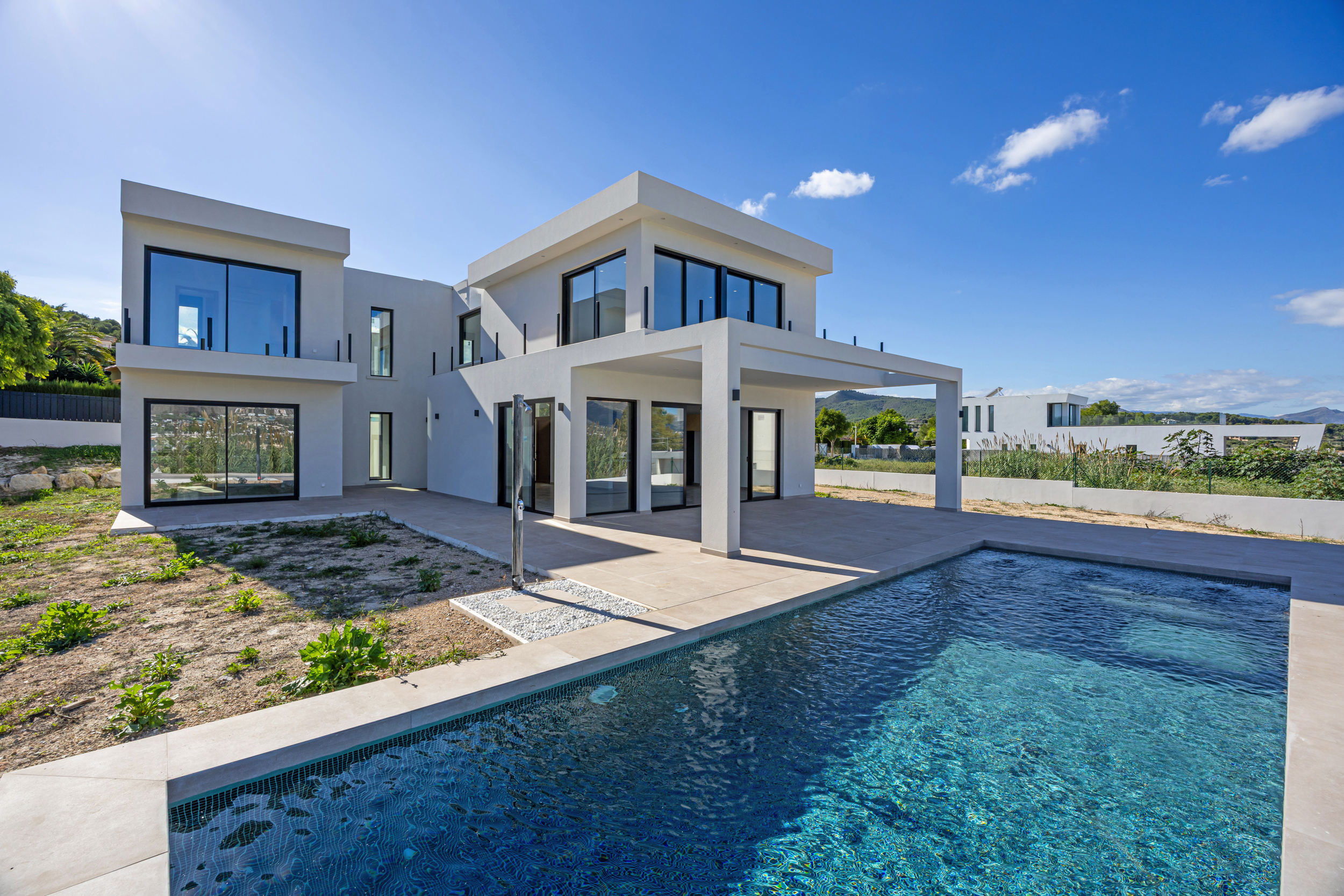 Moderne villa met zwembad te koop in Javea