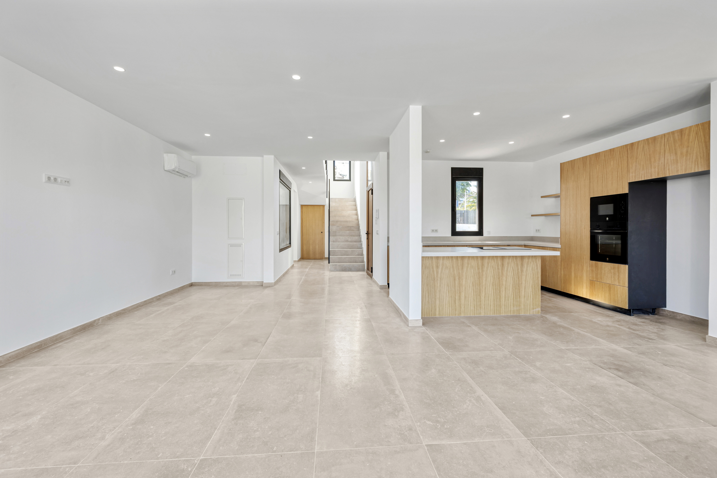 Moderne villa met zwembad te koop in Javea