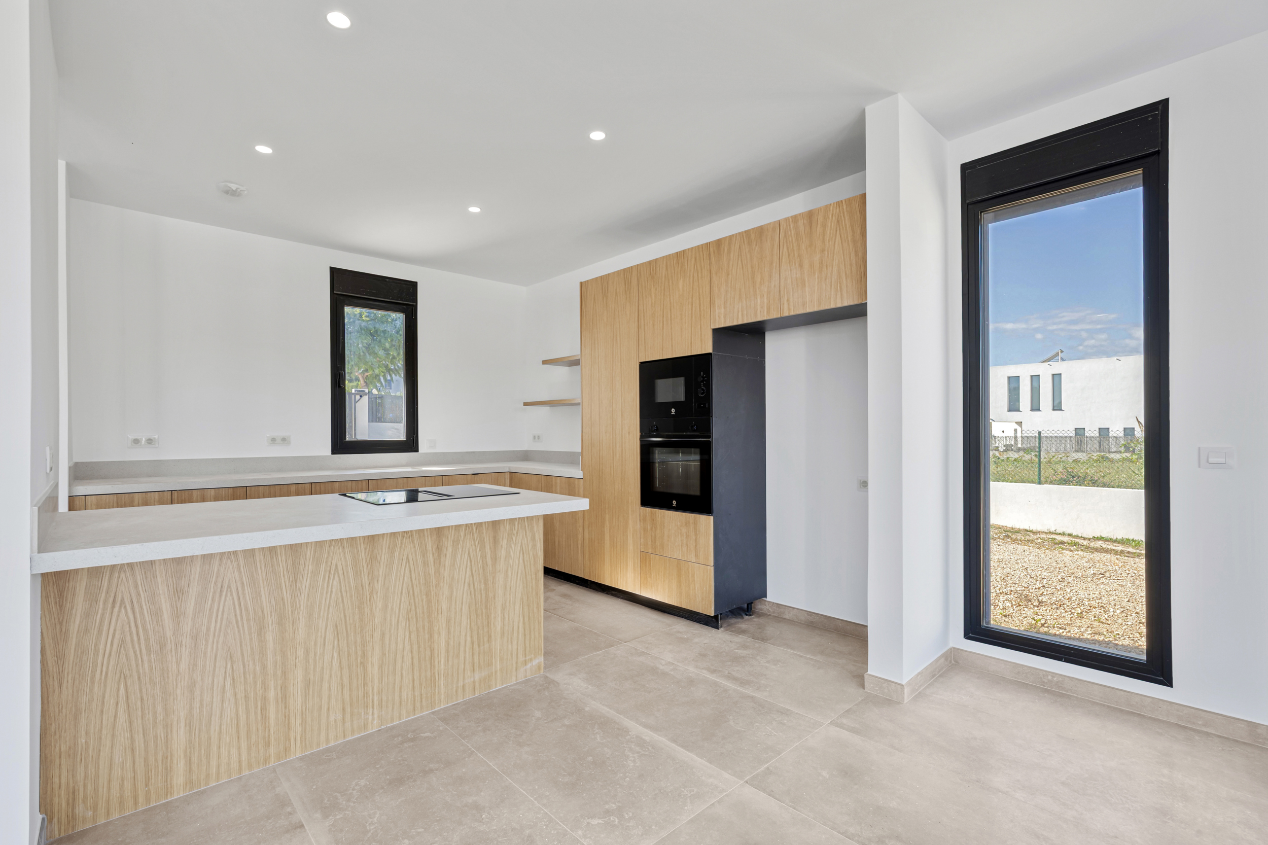 Moderne villa met zwembad te koop in Javea