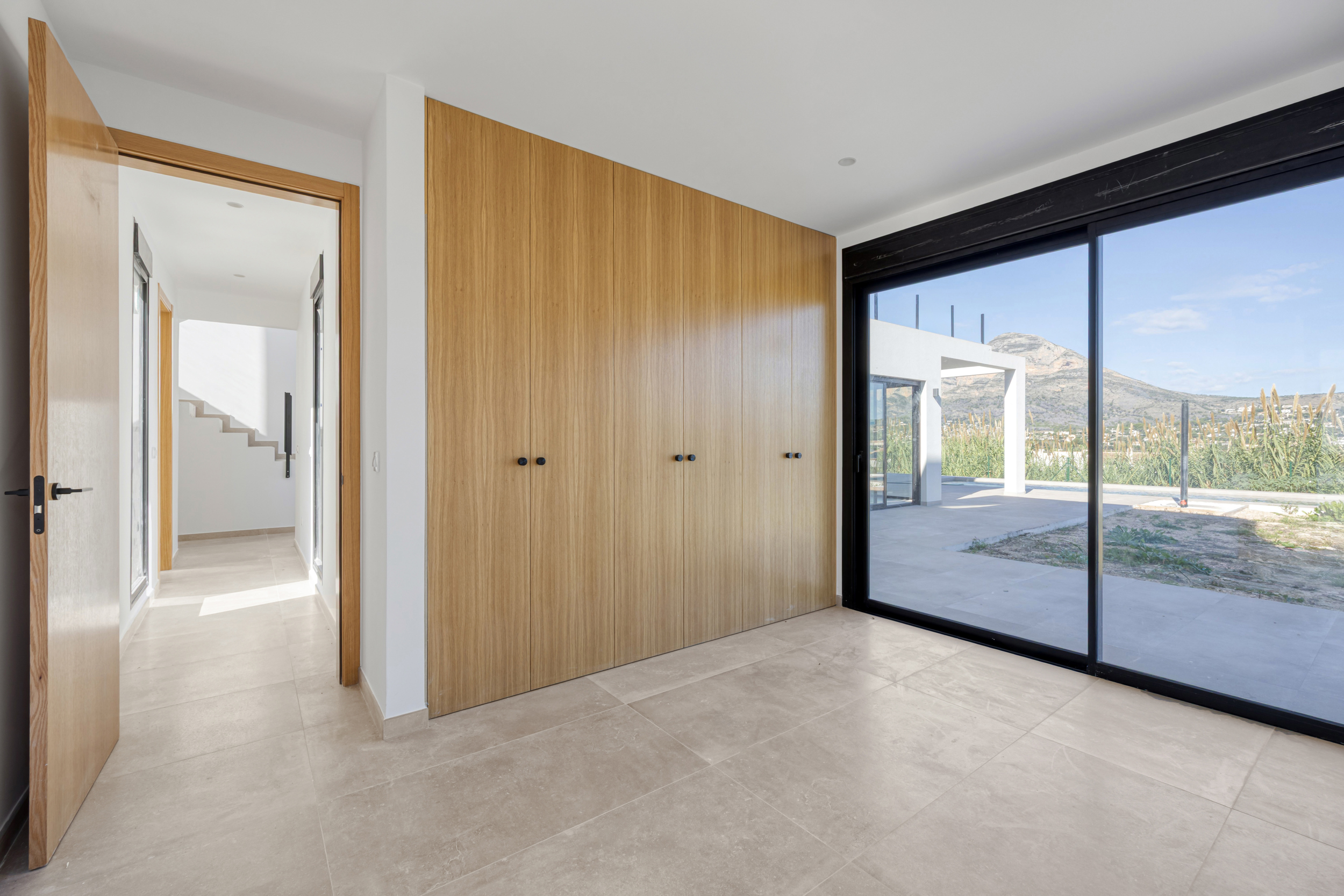 Moderne villa met zwembad te koop in Javea