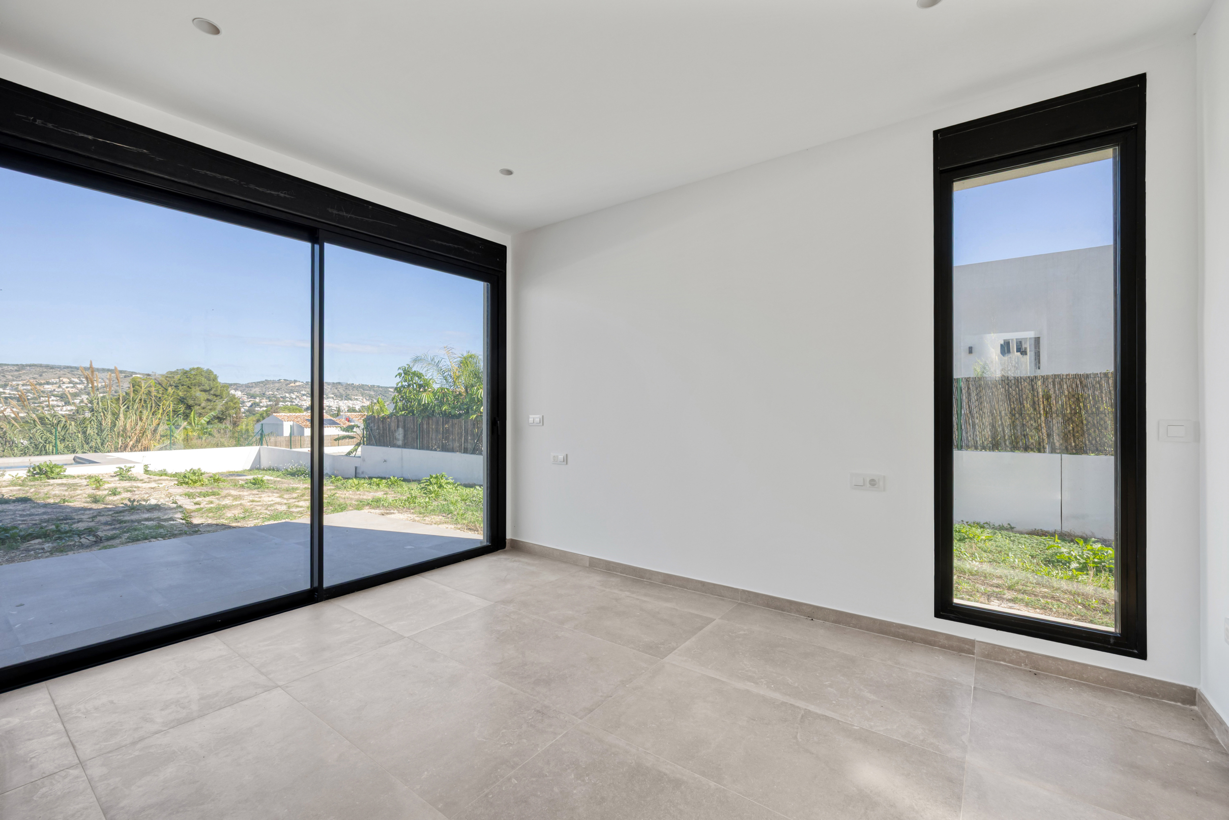 Moderne villa met zwembad te koop in Javea