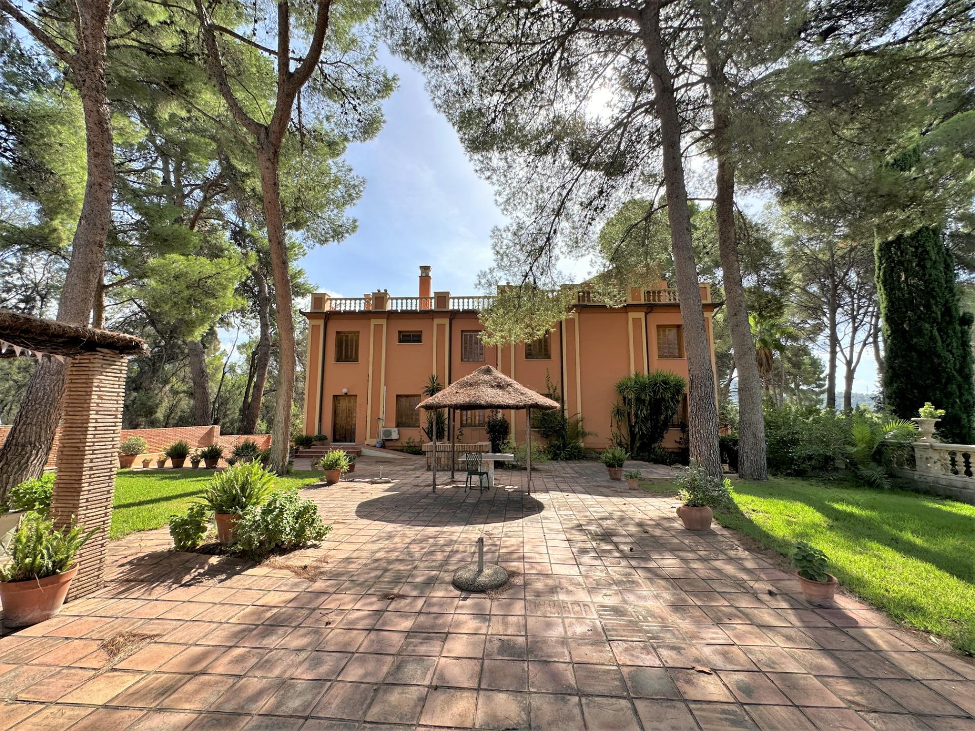 DP-04-2311-20 Riante vrijstaande villa met privé zwembad in Naquera