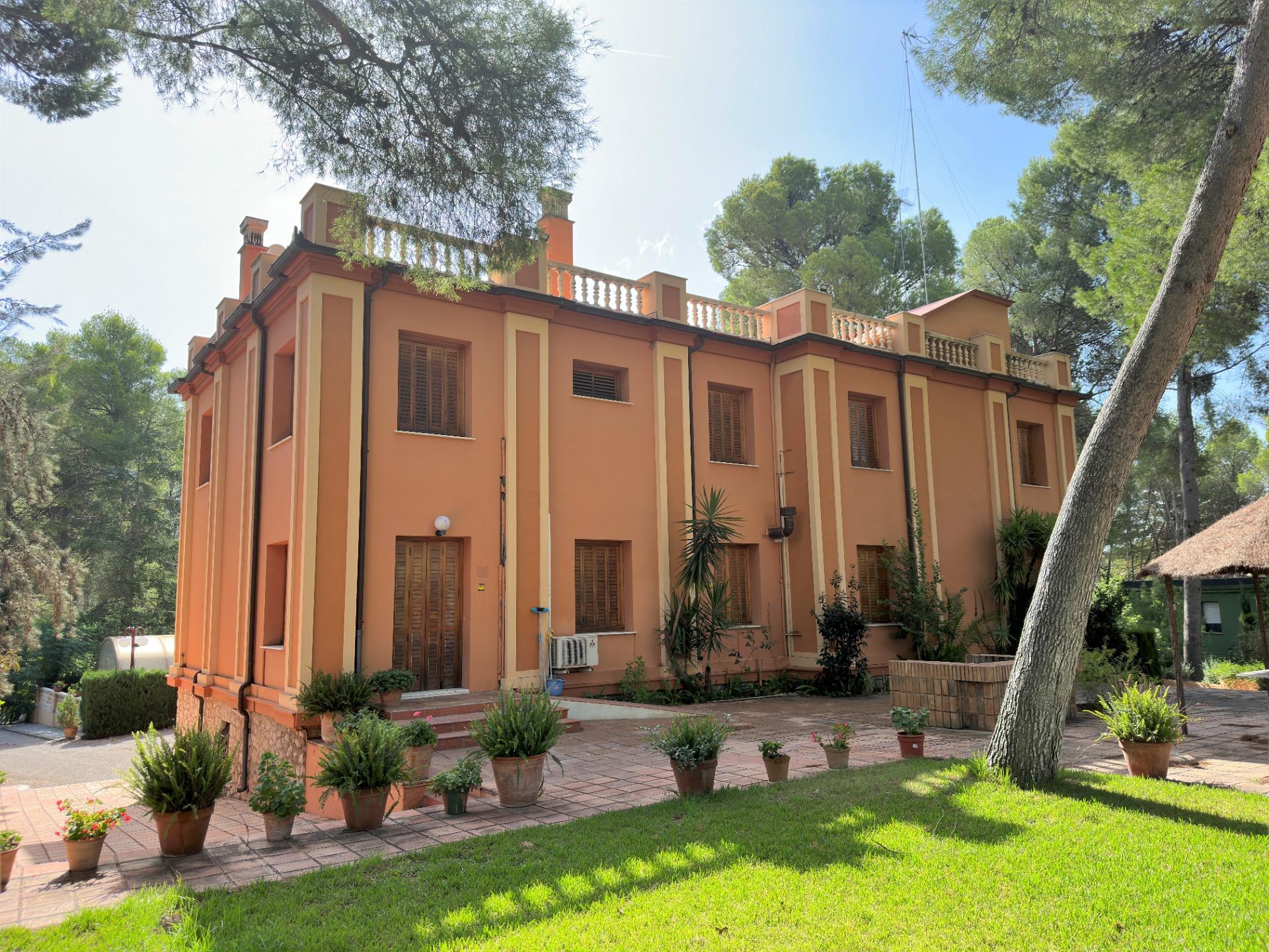 DP-04-2311-22 Riante vrijstaande villa met privé zwembad in Naquera