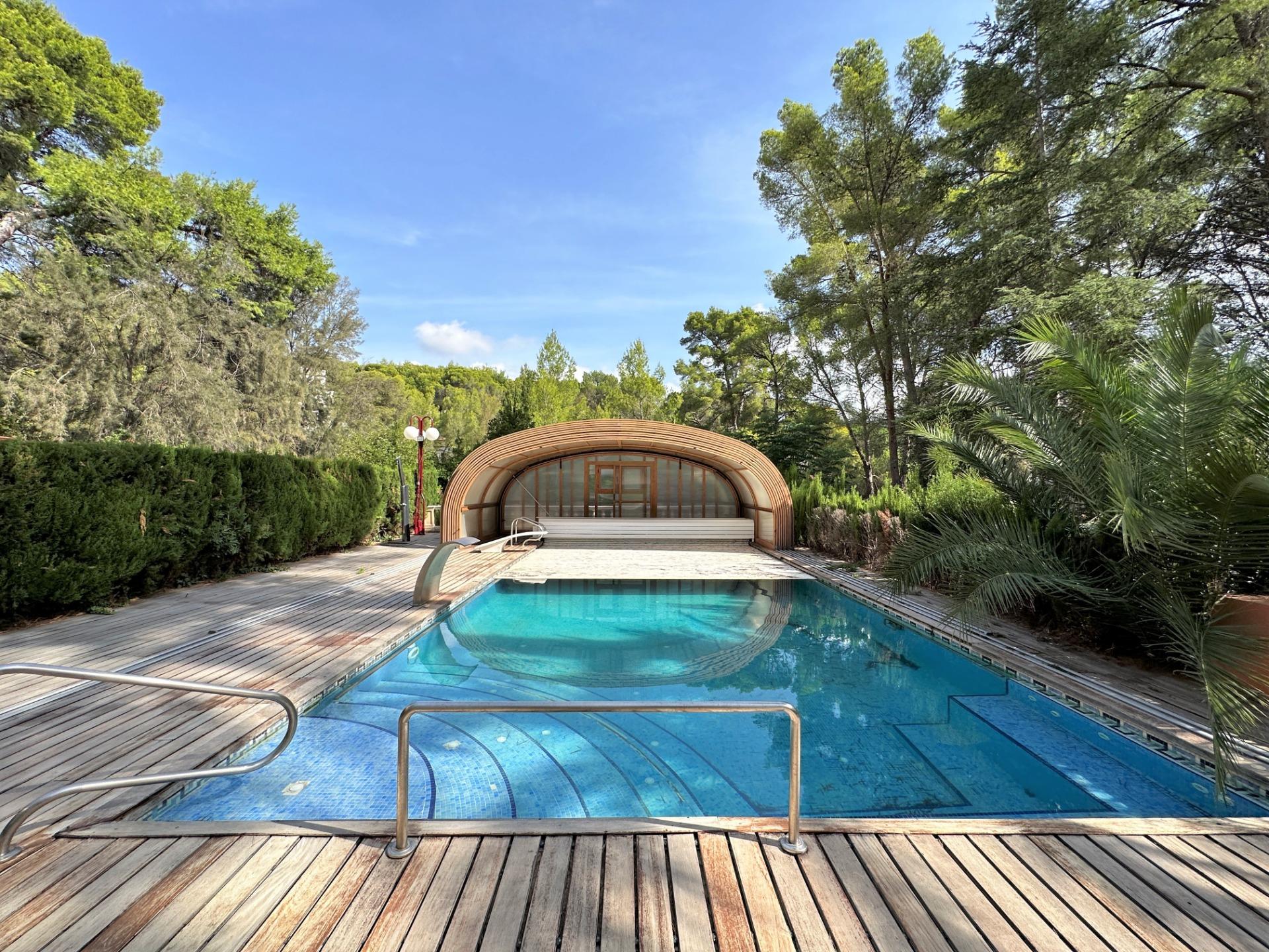 DP-04-2311-4 Riante vrijstaande villa met privé zwembad in Naquera