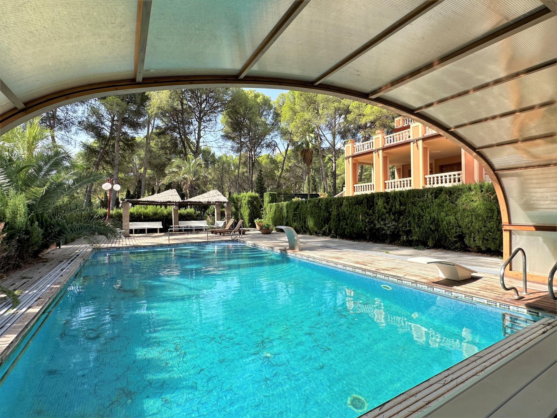 DP-04-2311-8 Riante vrijstaande villa met privé zwembad in Naquera